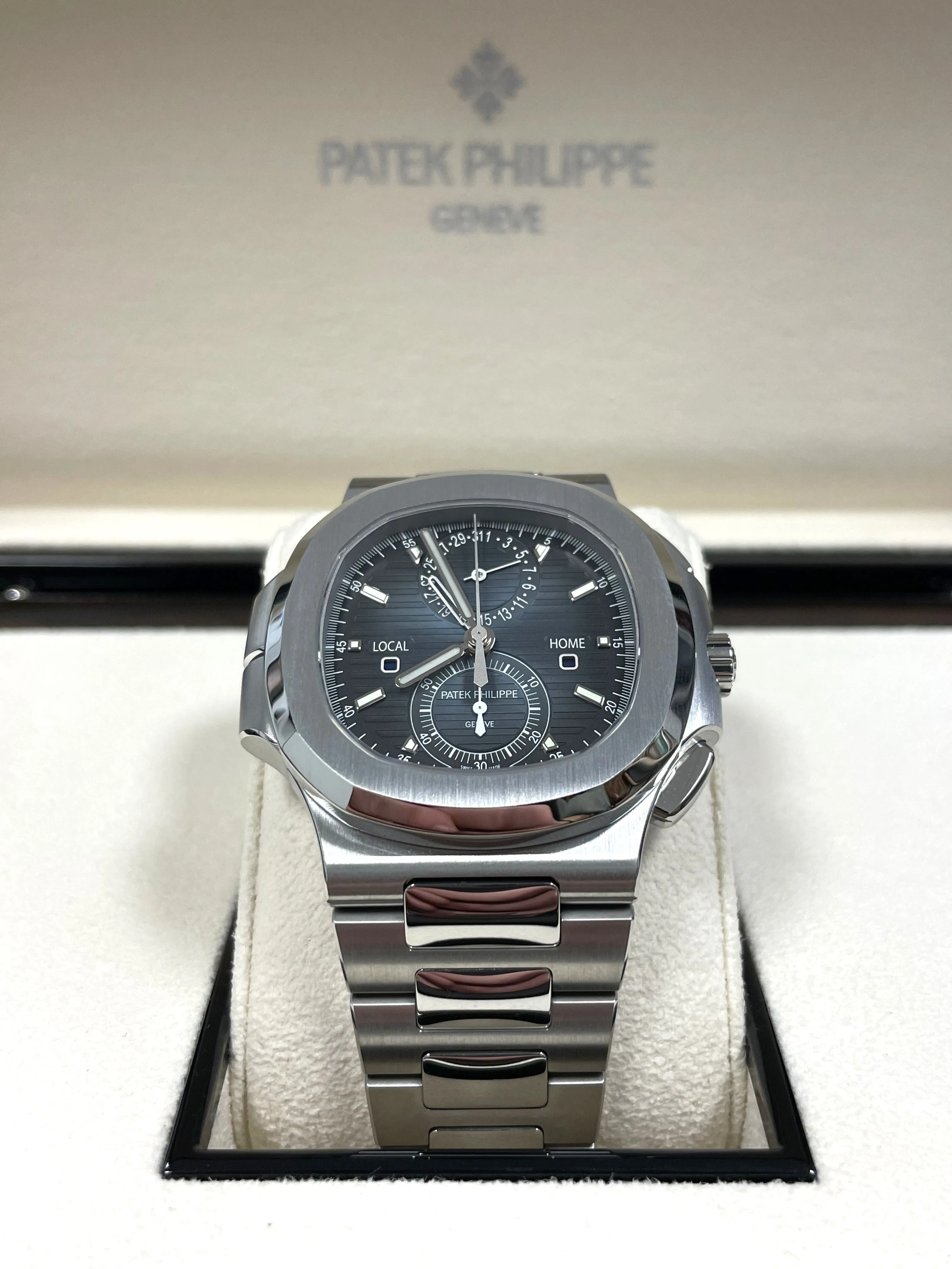 2022 Patek Philippe Aquanaut Travel Time