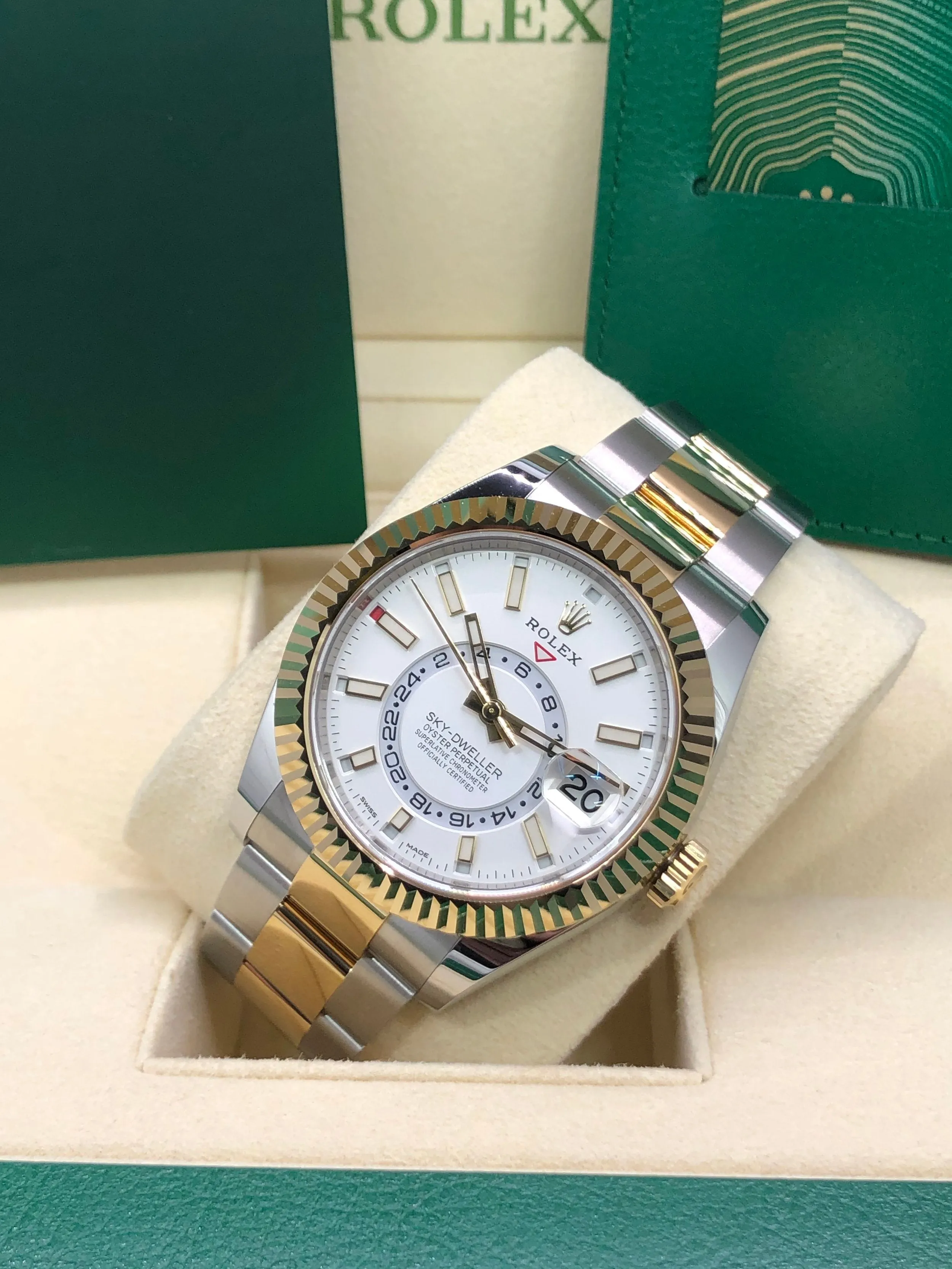 2022 Rolex Sky-Dweller 326933
