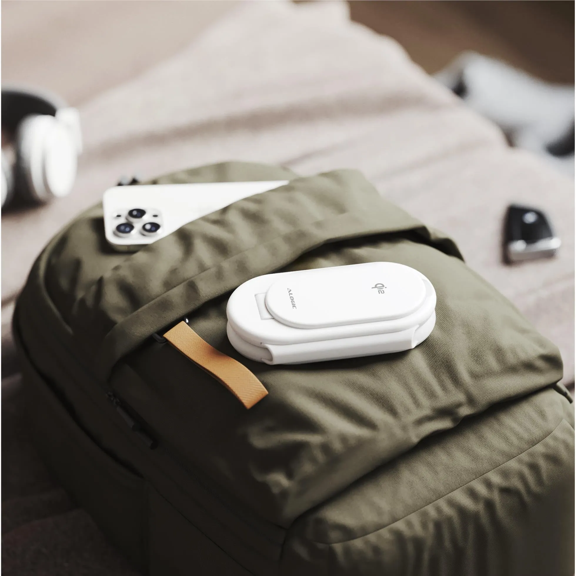 Alogic PackAway 3-in-1 Qi2 Wireless Charging Stand (White)