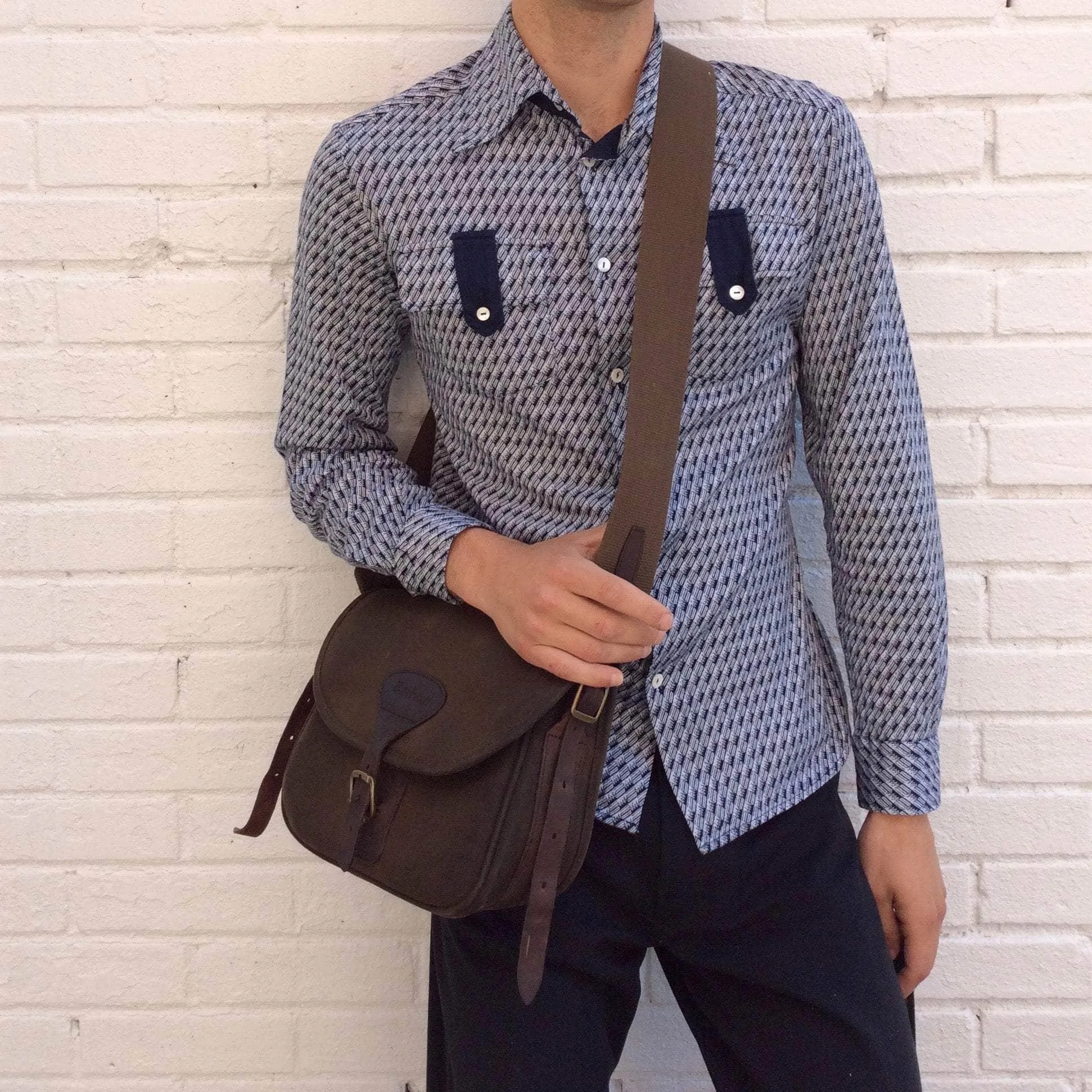 Dolce & Gabbana 1970s Style Men's Blue Fitted Jersey Shirt Small