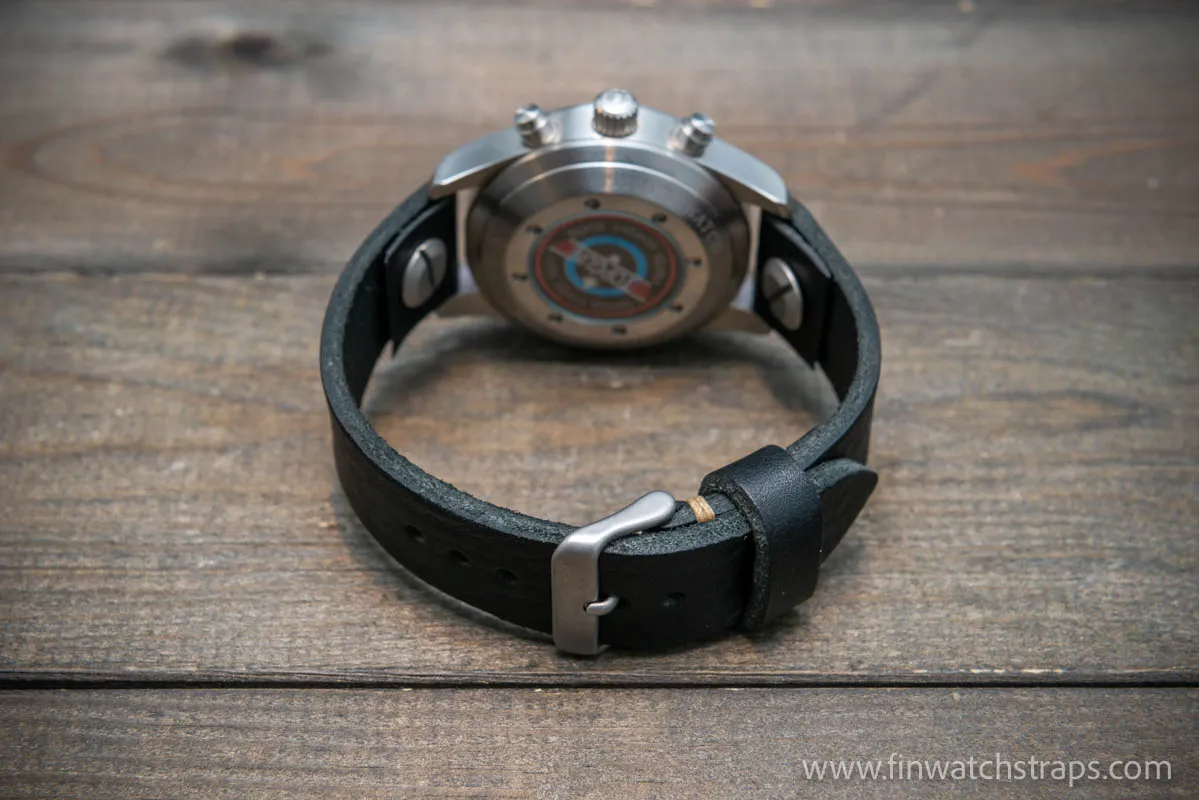 Open-ended leather watch strap with Chicago screws. Handmade in Finland.