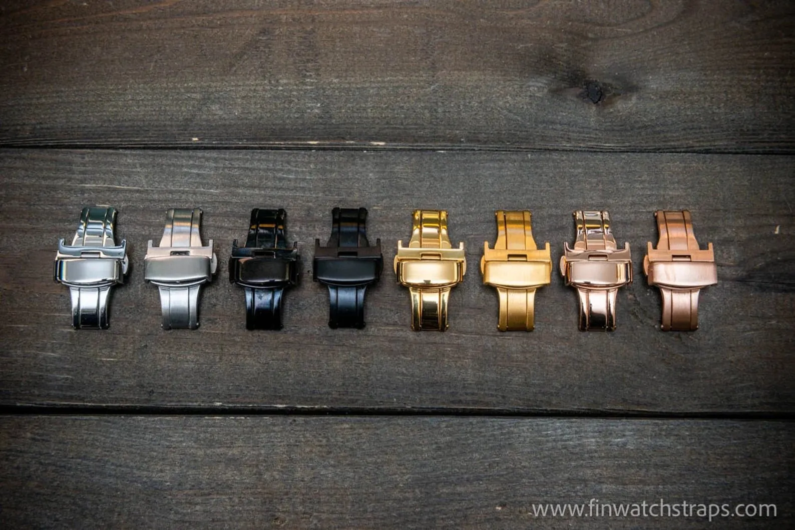 Open-ended leather watch strap with Chicago screws. Handmade in Finland.