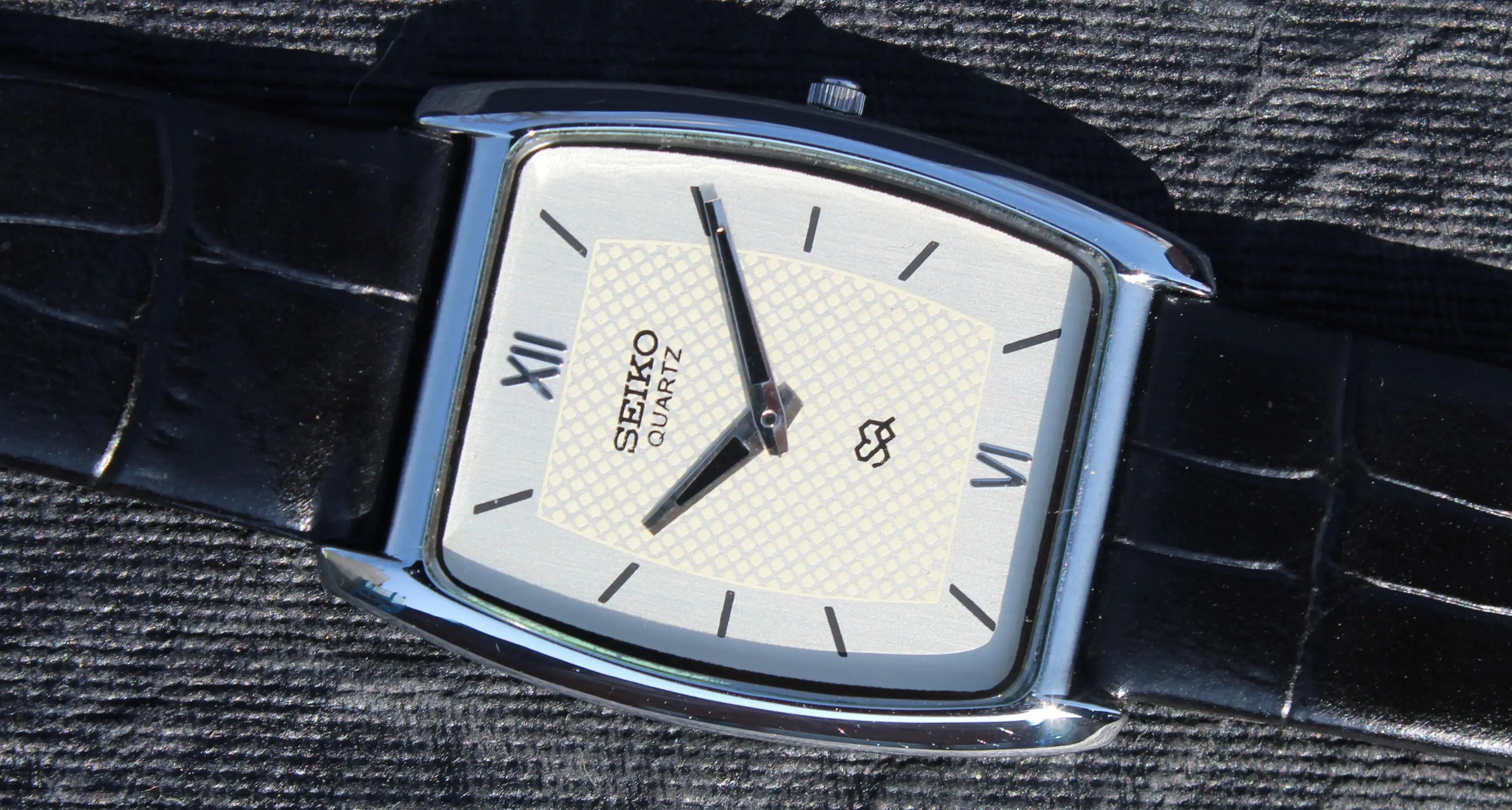 Seiko Quartz Watch Two Hands Japan Made Stainless Steel Super Slim Case Wristwatch