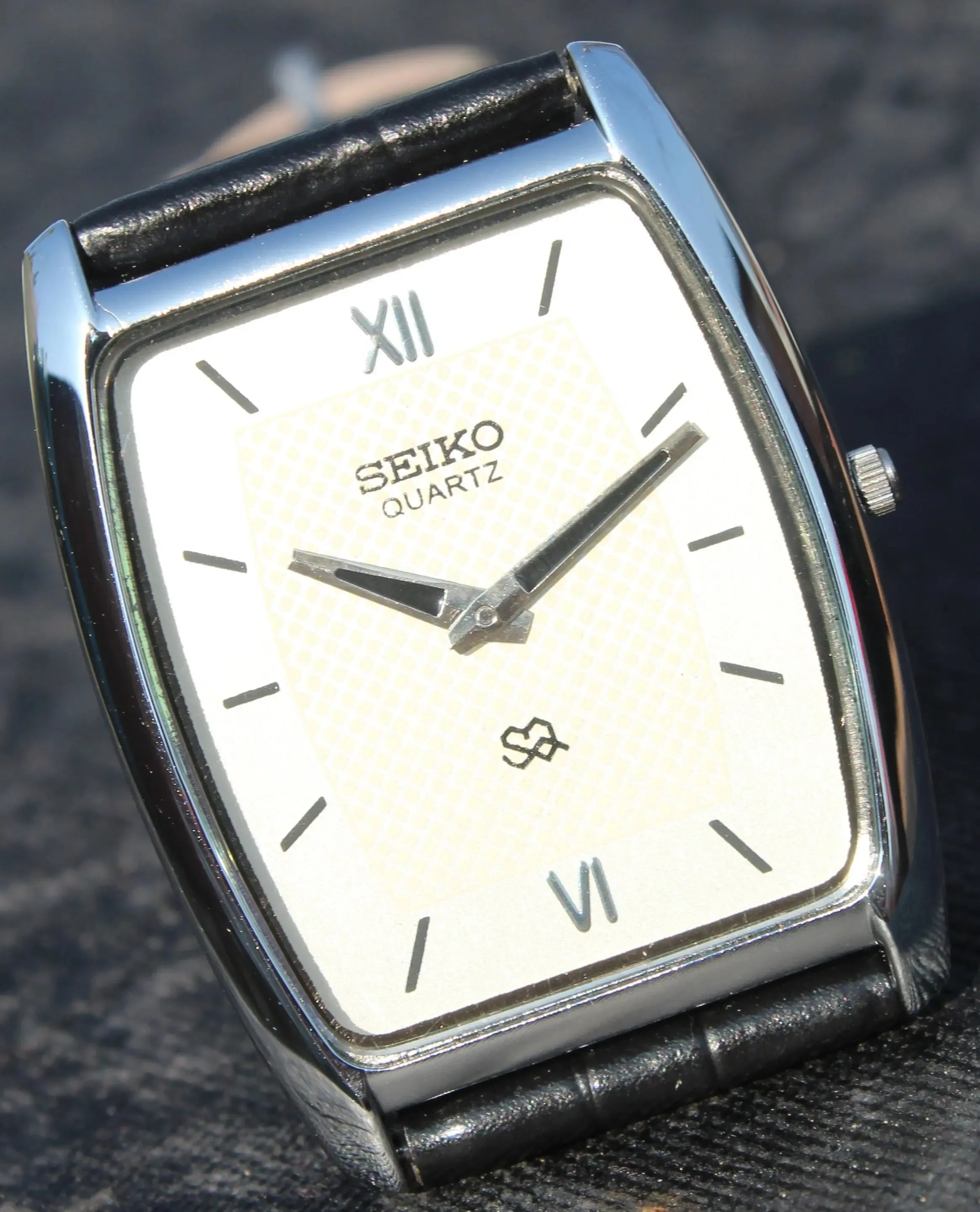 Seiko Quartz Watch Two Hands Japan Made Stainless Steel Super Slim Case Wristwatch