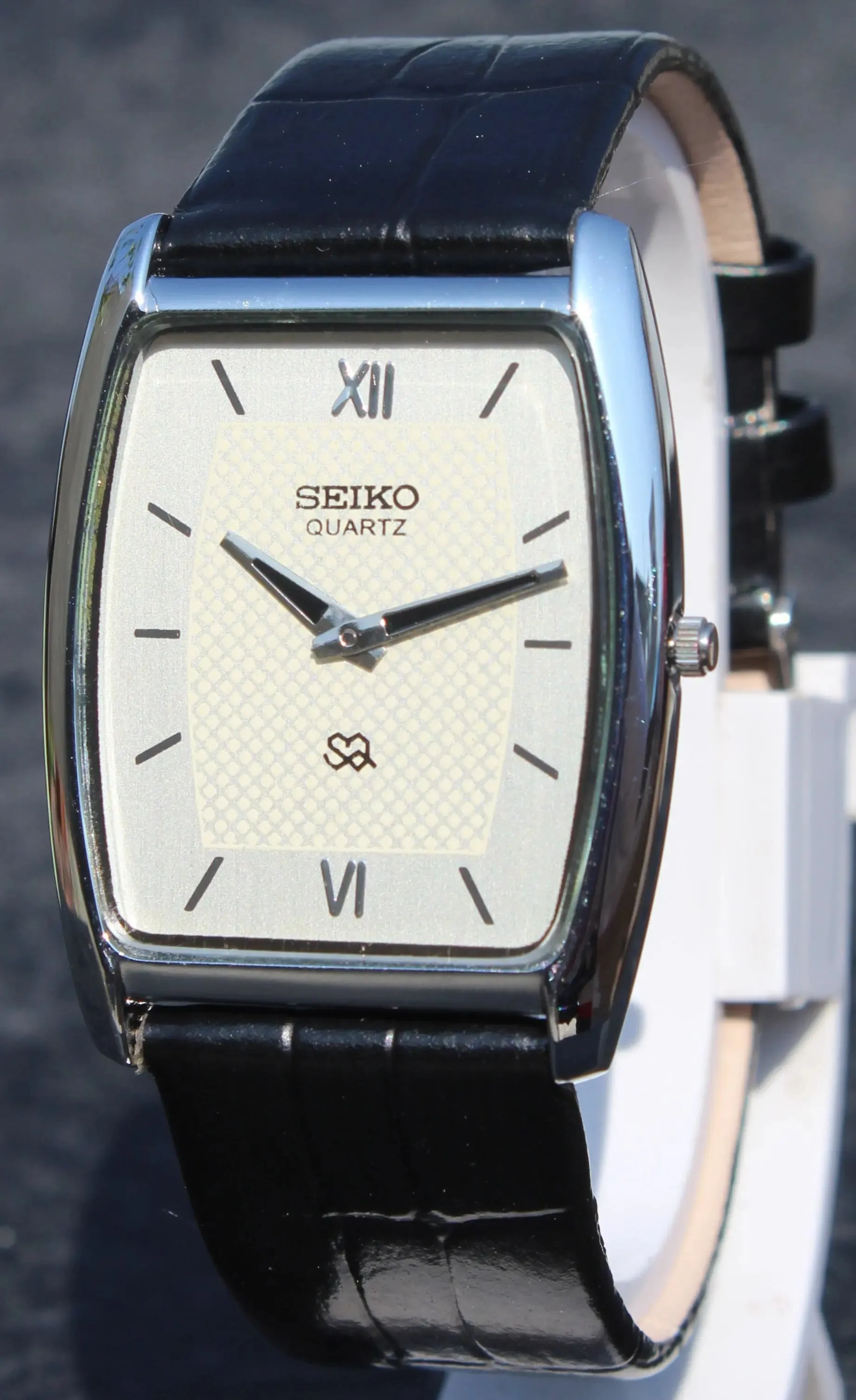 Seiko Quartz Watch Two Hands Japan Made Stainless Steel Super Slim Case Wristwatch