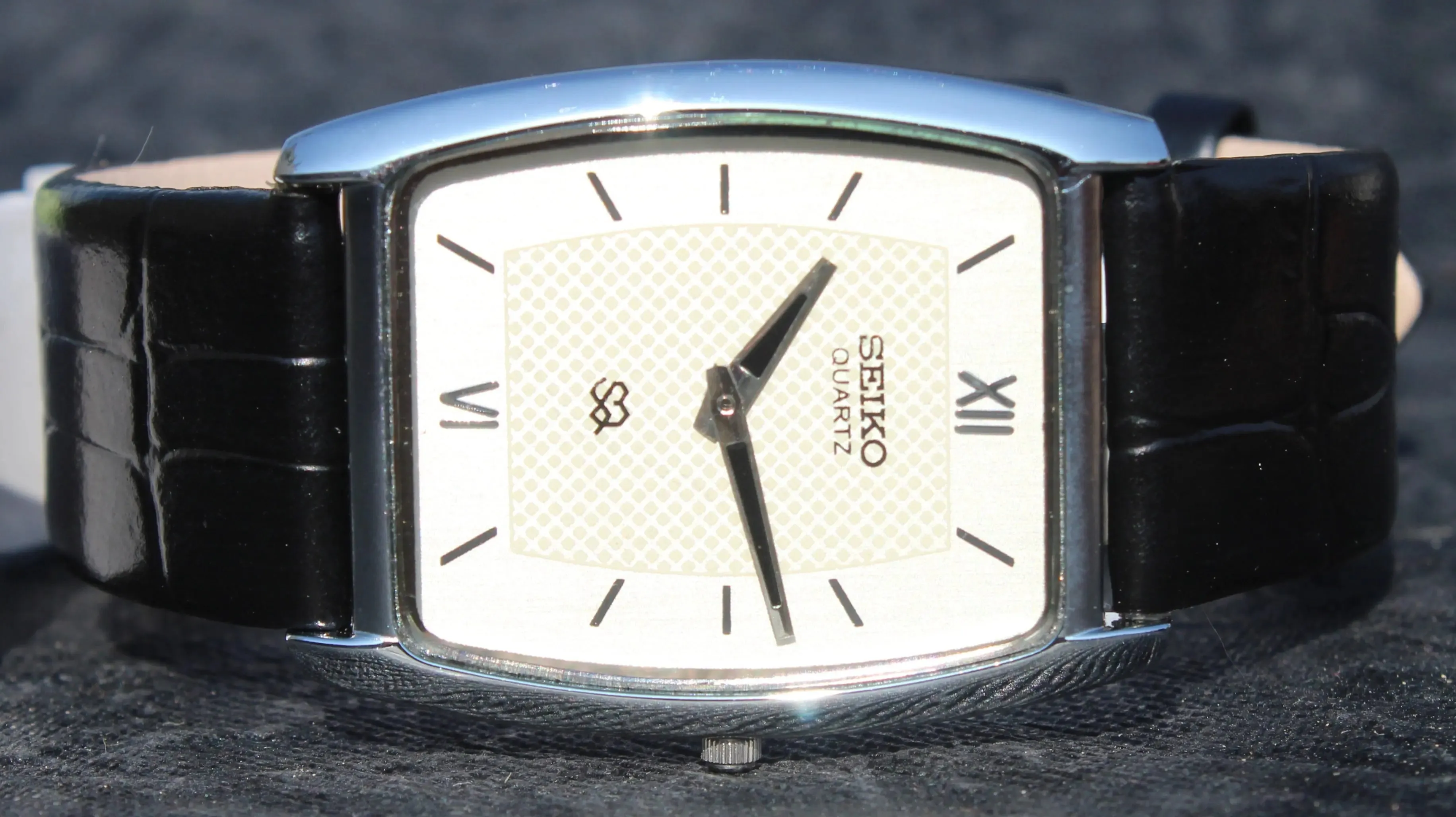 Seiko Quartz Watch Two Hands Japan Made Stainless Steel Super Slim Case Wristwatch