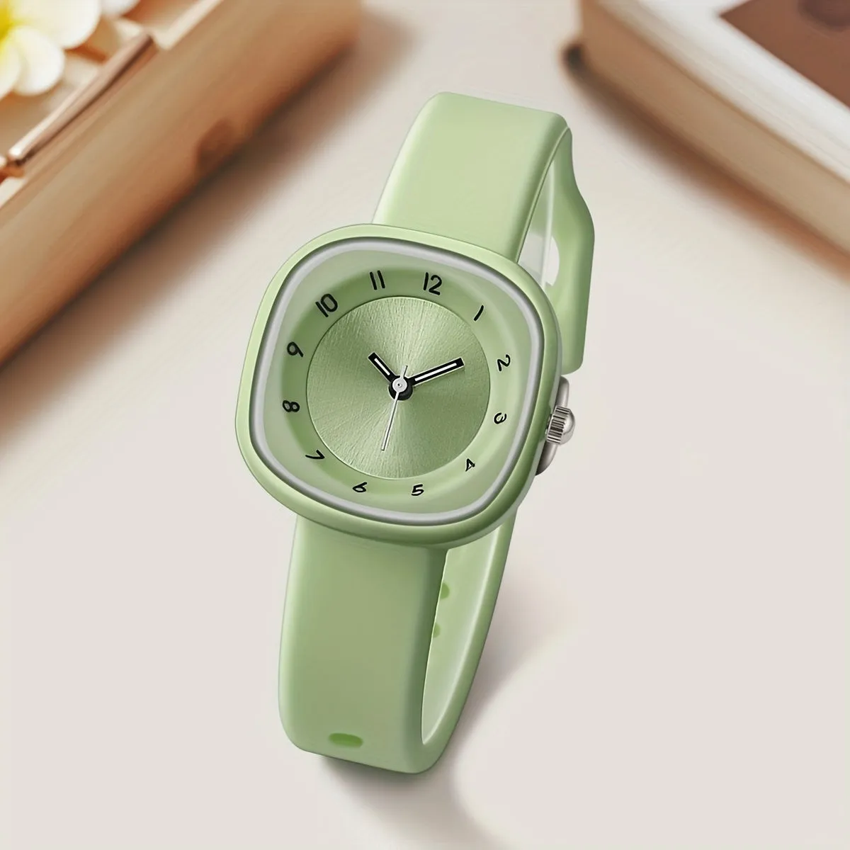 Stylish Womens Quartz Watch Silicone Band  Alloy Case