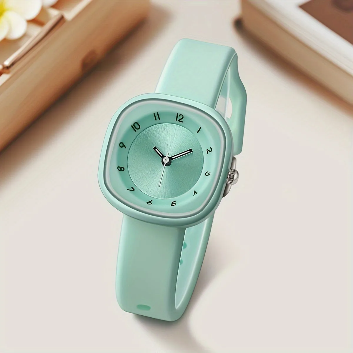 Stylish Womens Quartz Watch Silicone Band  Alloy Case