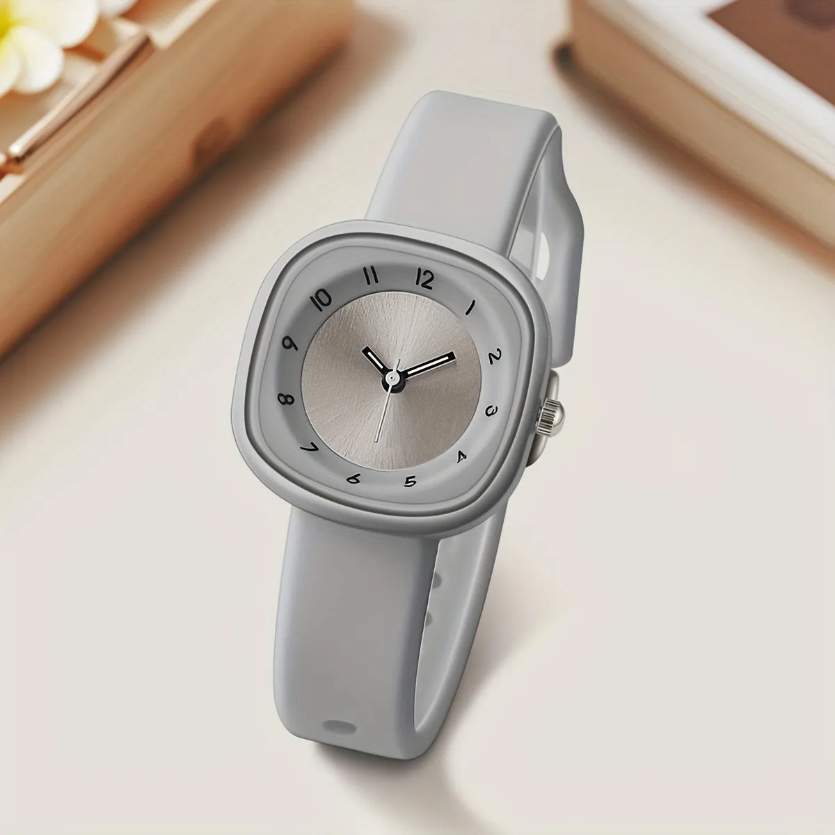 Stylish Womens Quartz Watch Silicone Band  Alloy Case