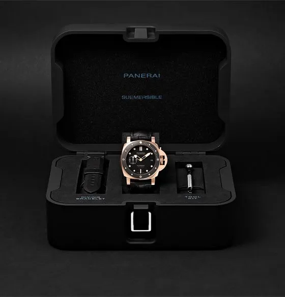 Submersible Automatic 42mm Goldtech and Alligator Watch